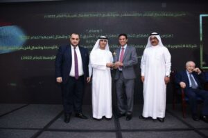 «استثمارات الإماراتية» تكرم الدكتور حميد الرجوي بوسام فارس الإنجاز بالشرق الأوسط وشمال أفريقيا