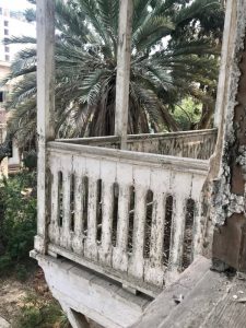 شرفات القنصلية الإيطالية 