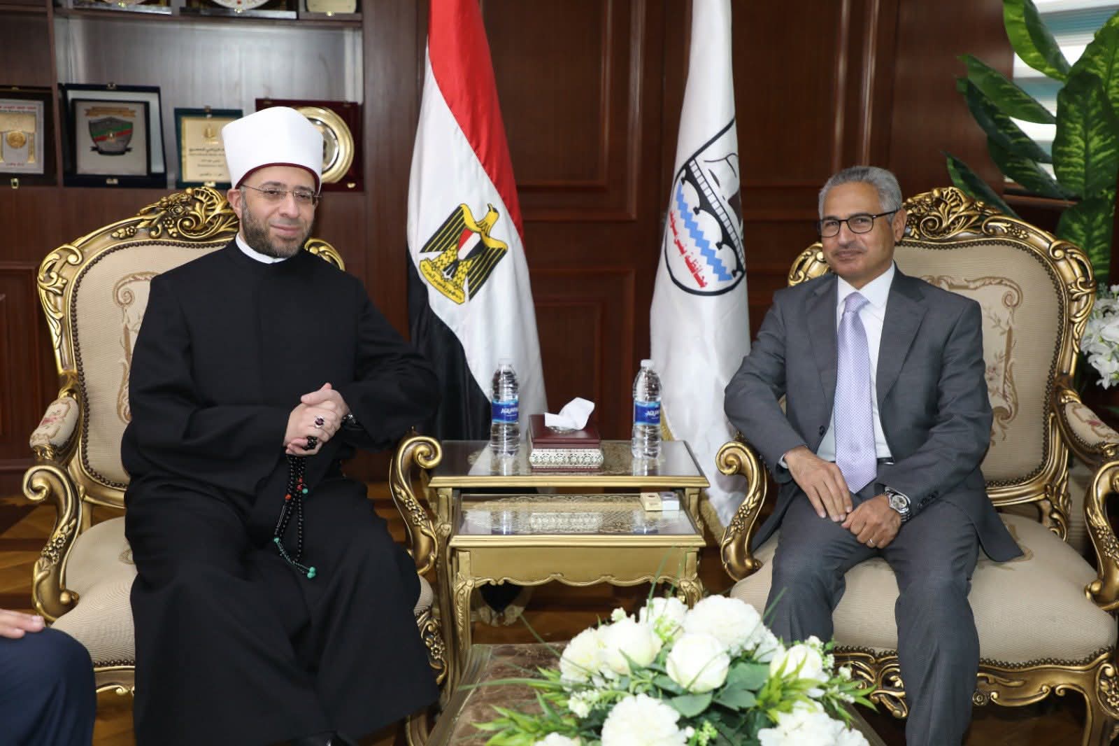 محافظ بني سويف يستقبل وزير الأوقاف لأداء شعائر صلاة الجمعة بمسجد عمر بن عبد العزيز بمناسبة العيد القومي للمحافظة