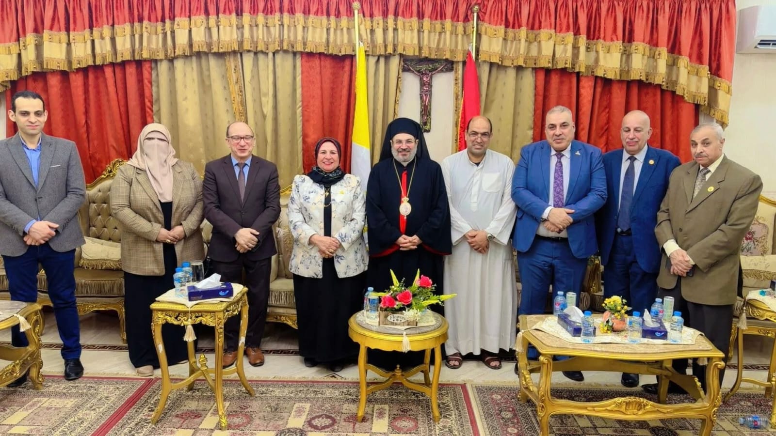 النائبة صباح صابر تقود وفد “حماة الوطن” لتهنئة الأقباط بسوهاج: وحدة وطنية ورسالة محبة في عيد القيامة